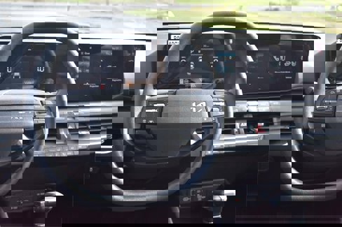 New 2025 Kia K4 LXS image 16