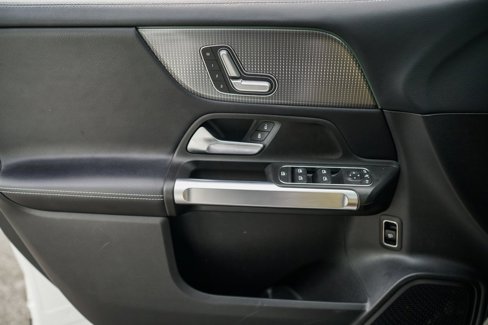 Used 2021 Mercedes-Benz GLB 250 w/ Premium Package image 35