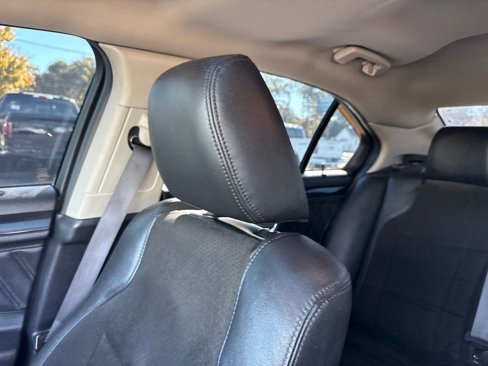 Used 2010 Ford Taurus SHO image 39