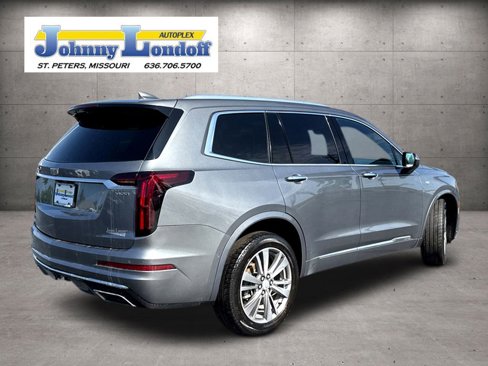 Used 2021 Cadillac XT6 Premium Luxury image 2