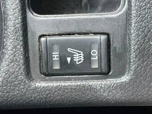 Used 2018 Nissan Rogue SV image 13