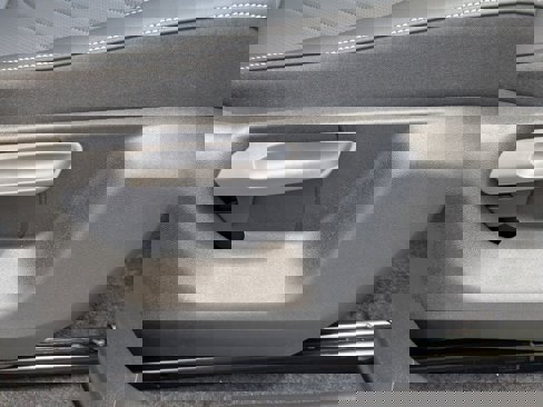 New 2025 Volkswagen Tiguan SE image 36