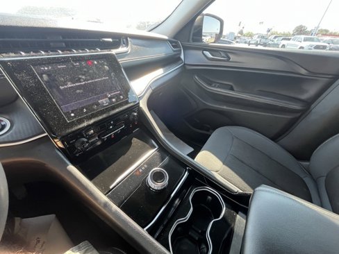 Used 2023 Jeep Grand Cherokee L Laredo w/ Luxury Tech Group I image 13
