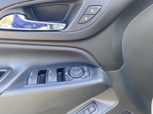 Used 2019 Chevrolet Equinox Premier image 23