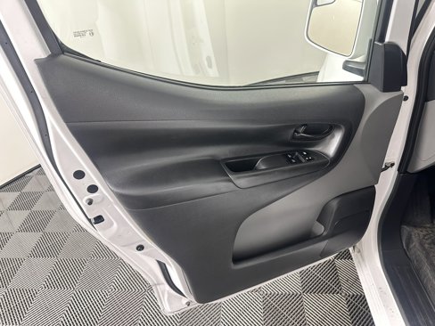 Used 2020 Nissan NV200 SV w/ Back Door Glass Package image 18