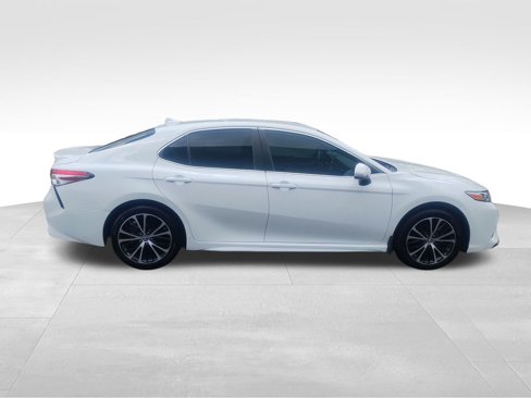 Used 2019 Toyota Camry SE image 7