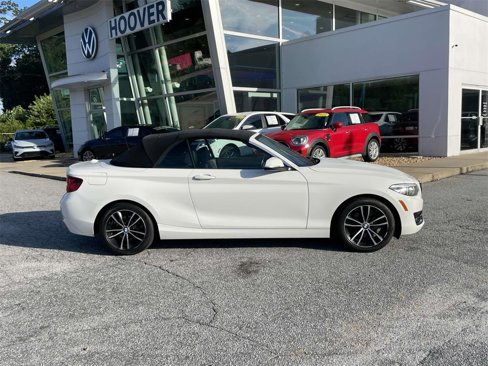 Used 2020 BMW 230i xDrive Convertible image 2