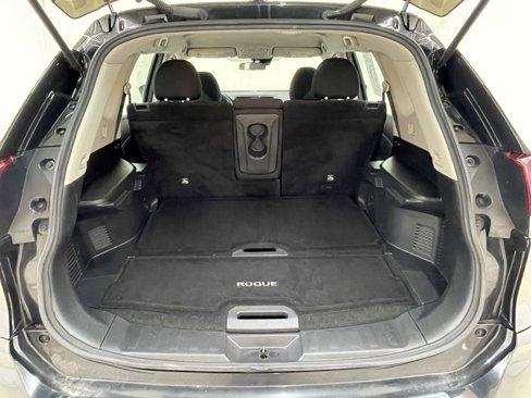 Used 2019 Nissan Rogue S image 5