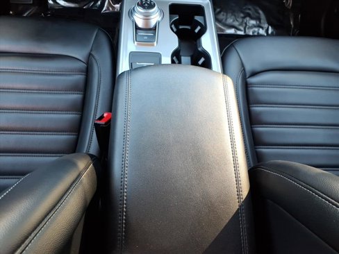 Used 2024 Ford Edge SEL image 18