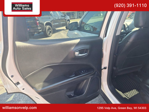 Used 2018 Jeep Compass Latitude w/ Popular Equipment Group image 12