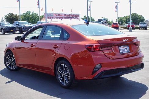 Used 2023 Kia Forte LXS image 2