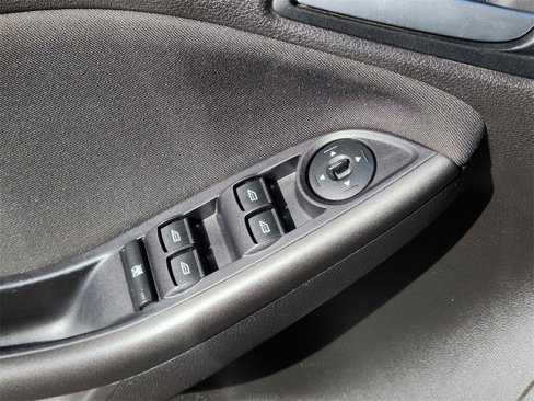 Used 2016 Ford Focus SE w/ Equipment Group 201A image 12