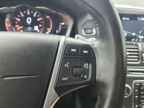 Used 2015 Volvo XC60 T6 image 32