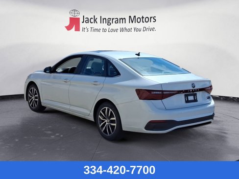 New 2025 Volkswagen Jetta SE image 3