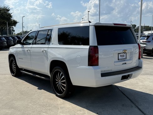 Used 2019 Chevrolet Suburban LT image 7