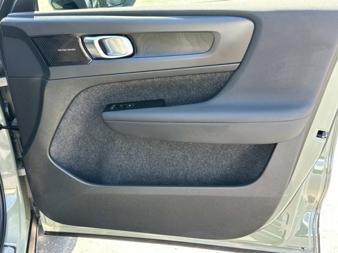 Certified 2022 Volvo C40 P8 Recharge Ultimate image 24