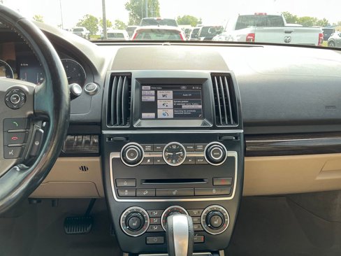 Used 2013 Land Rover LR2 image 17