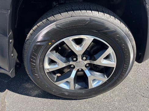 Used 2015 Jeep Cherokee Trailhawk w/ Cold Weather Group image 9