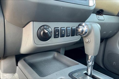 Used 2013 Nissan Frontier SL w/ Moonroof Pkg image 27
