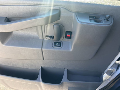 Used 2022 Chevrolet Express 2500 w/ Driver Convenience Package image 17