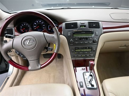 Used 2004 Lexus ES 330 image 25