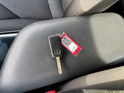 Used 2018 Toyota Camry LE image 30