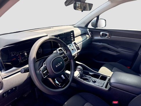 Used 2022 Kia Sorento LX image 9