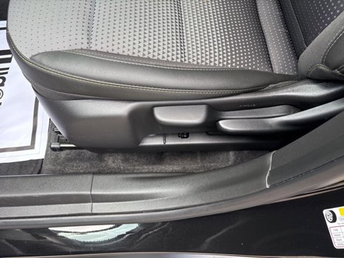 Certified 2024 Chevrolet Trax LT w/ LT Convenience Package image 8