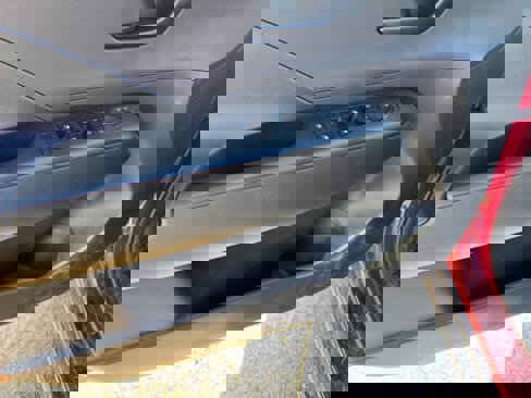 Certified 2025 Hyundai Kona SE image 15