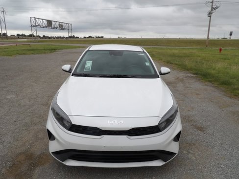 Used 2022 Kia Forte LXS image 3