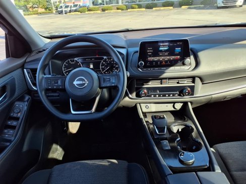 Used 2023 Nissan Rogue SV image 15