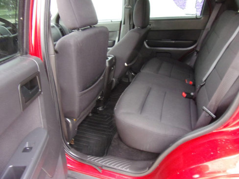 Used 2010 Ford Escape XLT image 3