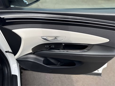 Used 2023 Hyundai Tucson Limited image 27