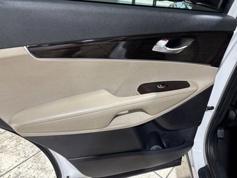 Used 2019 Kia Sorento EX image 19