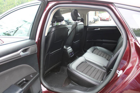 Used 2017 Ford Fusion SE w/ Equipment Group 201A image 26