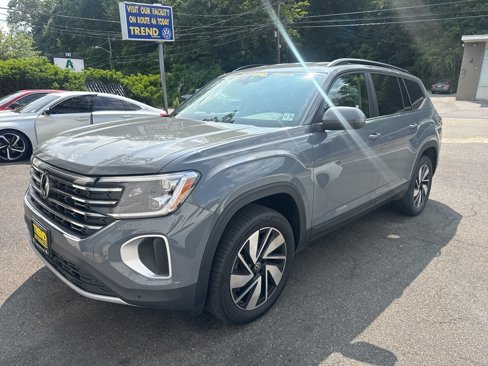 Certified 2025 Volkswagen Atlas SE image 1