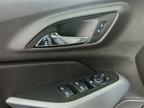 Certified 2025 Chevrolet Trax LS image 20