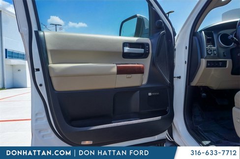 Used 2015 Toyota Sequoia Platinum image 16