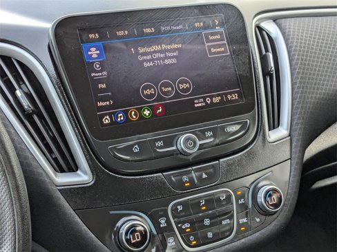 Used 2024 Chevrolet Malibu LT image 11