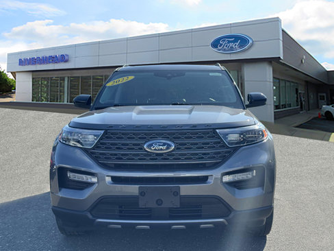 Used 2022 Ford Explorer XLT w/ Equipment Group 202A image 3