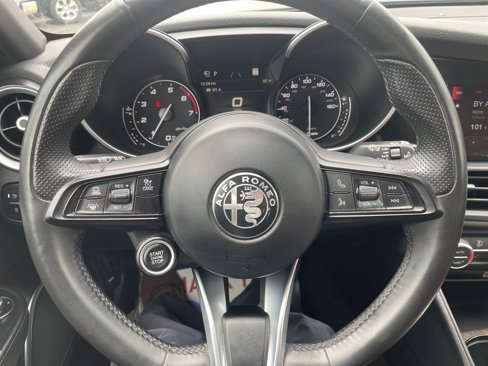Used 2023 Alfa Romeo Giulia Ti w/ Active Assist Plus Package image 23