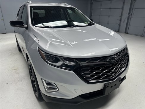 Used 2020 Chevrolet Equinox Premier w/ Premier Redline Edition image 9