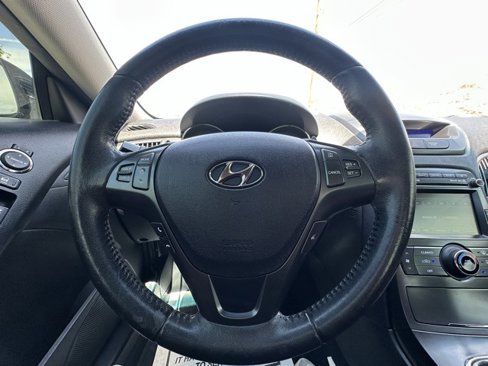 Used 2012 Hyundai Genesis 2.0T image 9