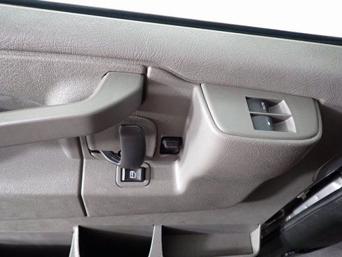 Used 2018 Chevrolet Express 2500 image 14