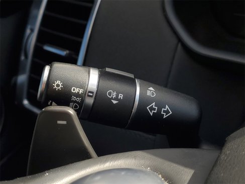 Used 2019 Land Rover Discovery HSE image 18