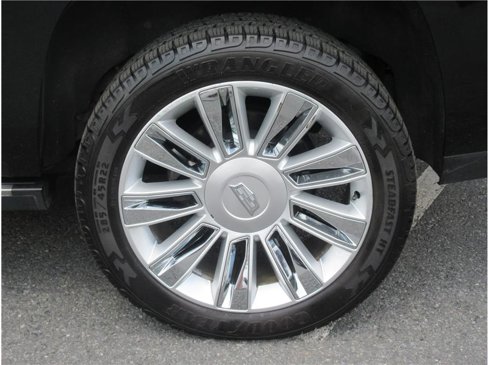 Used 2017 Cadillac Escalade Platinum image 34