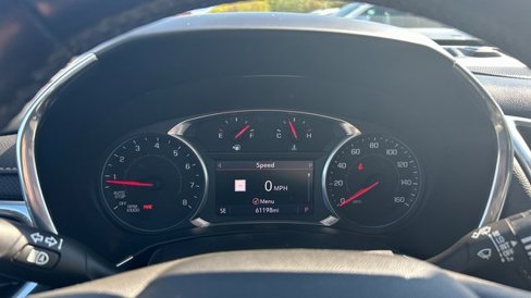 Used 2019 Chevrolet Equinox Premier image 18