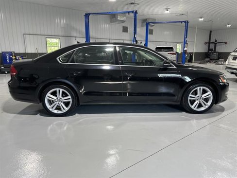 Used 2013 Volkswagen Passat 3.6 SE image 8