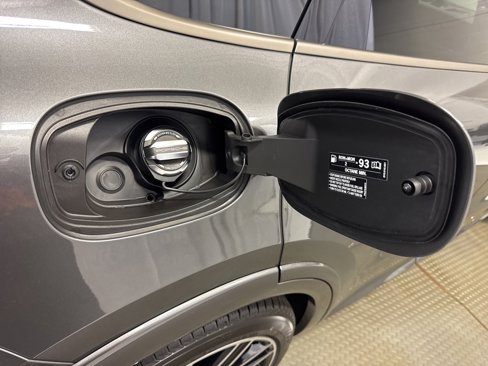 New 2025 Porsche Cayenne Turbo image 42