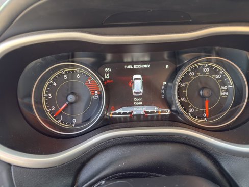 Used 2016 Jeep Cherokee Overland w/ Technology Group image 20